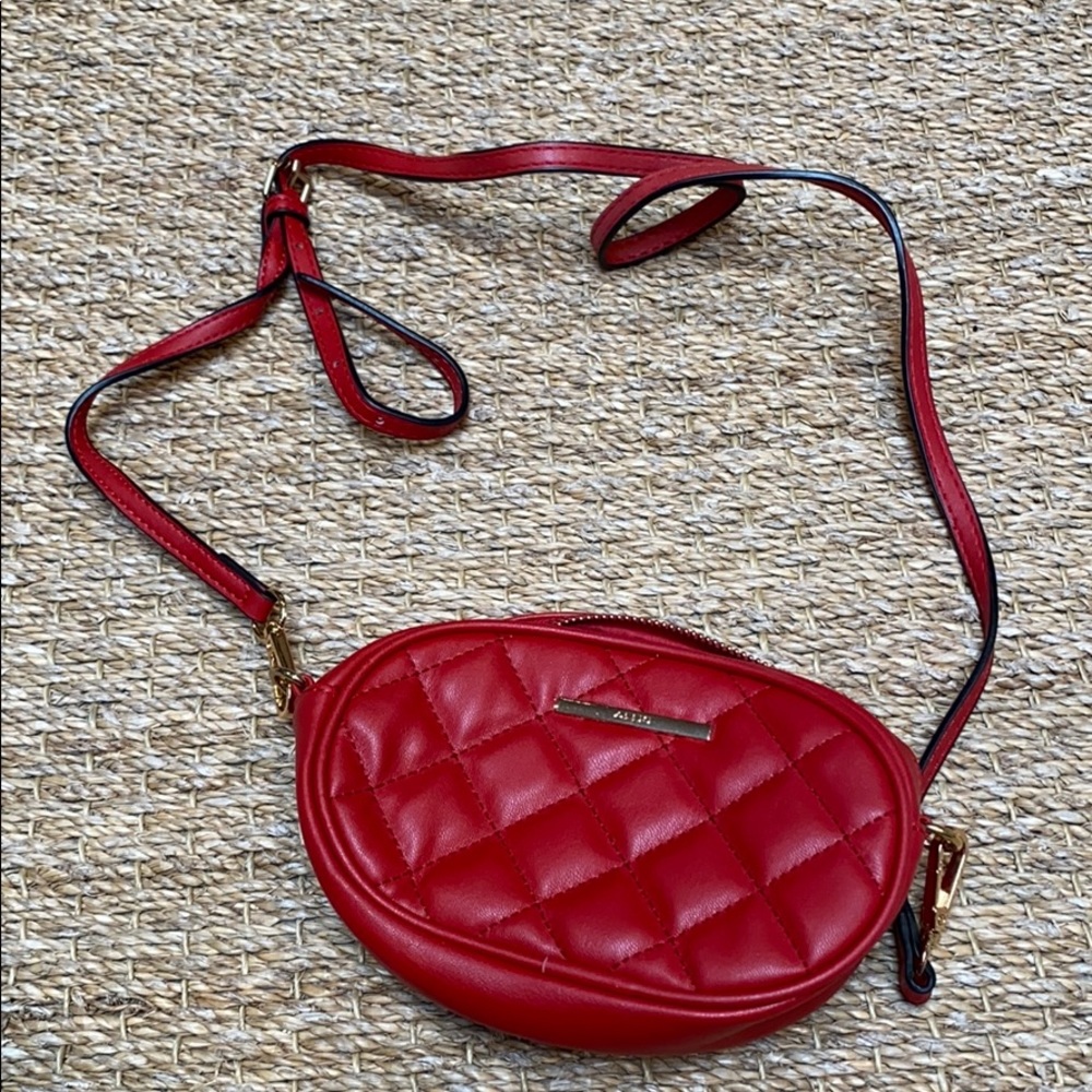 Red Aldo / Fanny pack / belt bag / cross over